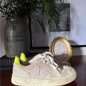 Veja Women's Cream and Neon Yellow Sneakers